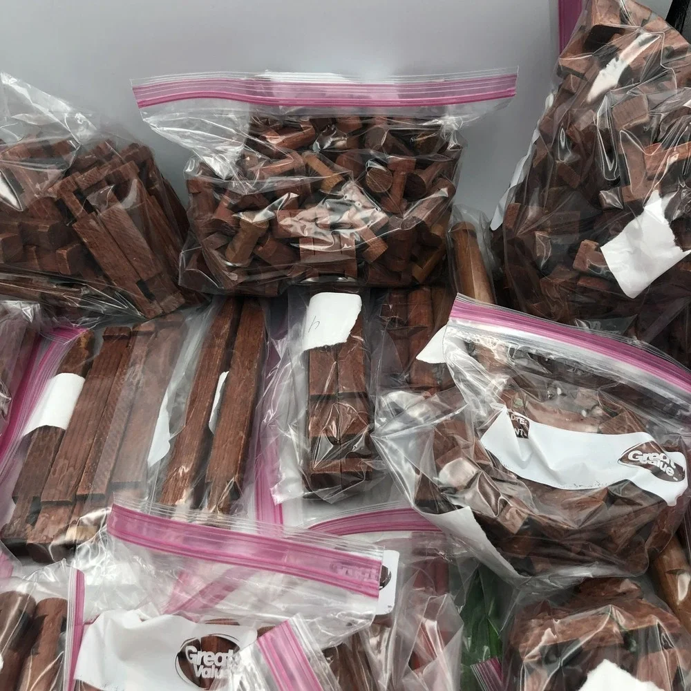 Vintage Lincoln Logs Huge Lot Of (416) Assorted Pieces  4, 3, 2‎ Notch Toys Wood